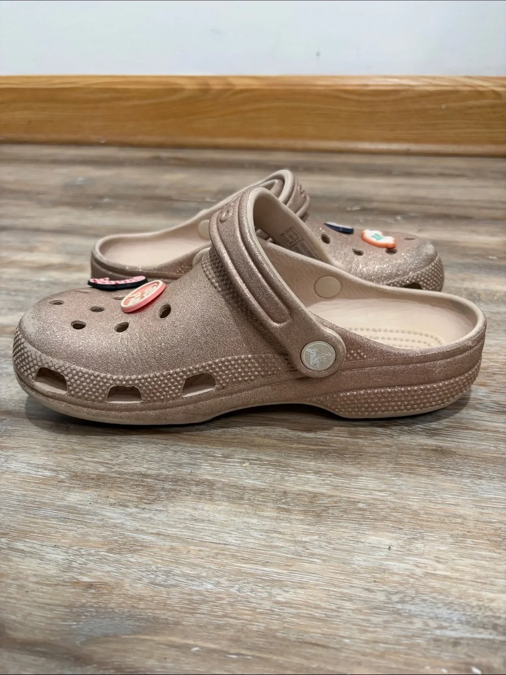 Crocs Classic Quartz Glitter Clogs Size 6  Assorted Jibbitz Charms